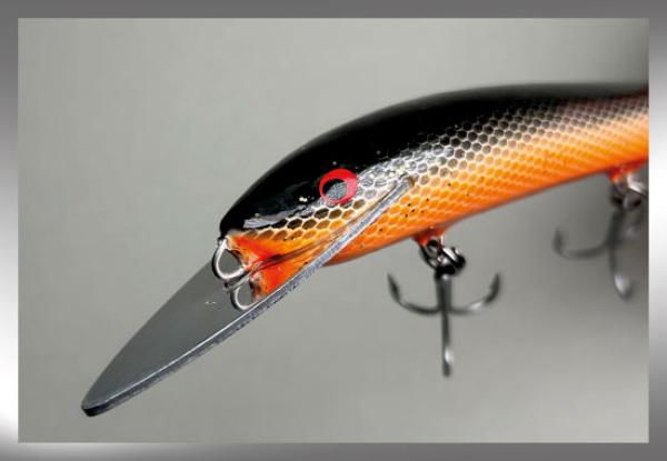 Nils Master INVINCIBLE DEEP RUNNER Metal Lip Wobbler, Größe: 15 cm, Farbe: 152 Orange-Black-Fish, Gewicht: 35 Gramm, schwimmend mit langsamen Auftrieb